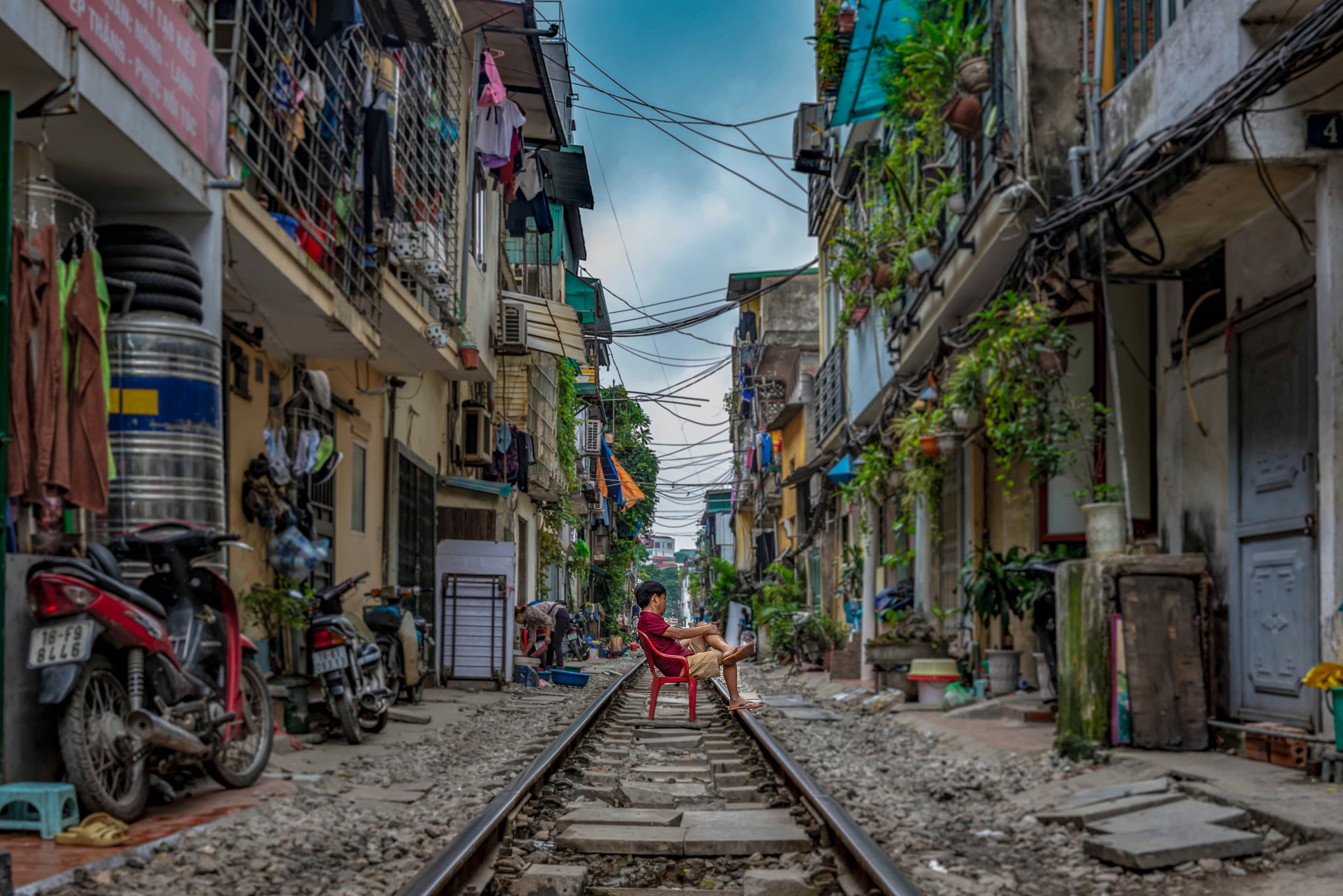 Hanoi Train Street β life on the tracks in Vietnam